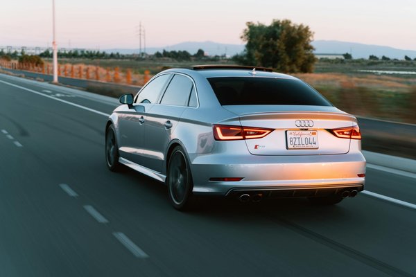 Adapter la Formation des Conducteurs pour les Zones à Faible Émission : Guide Pratique pour les Auto-Écoles
